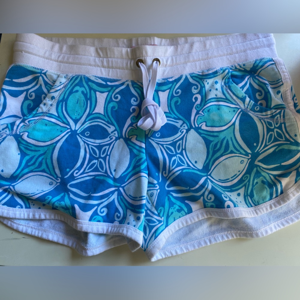 Size M Lilly Pulitzer Knit shorts